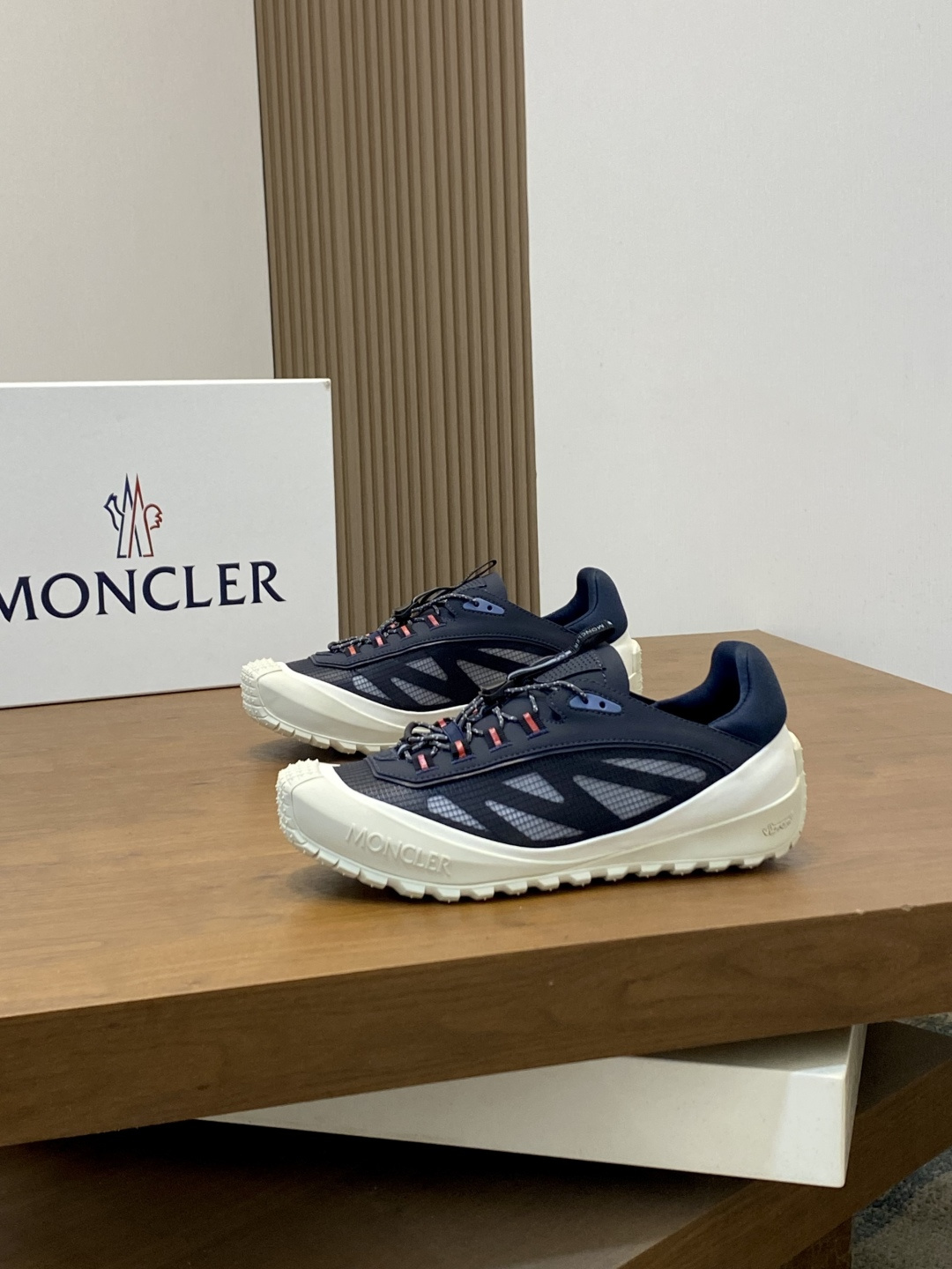 Мужские кроссовки Moncler