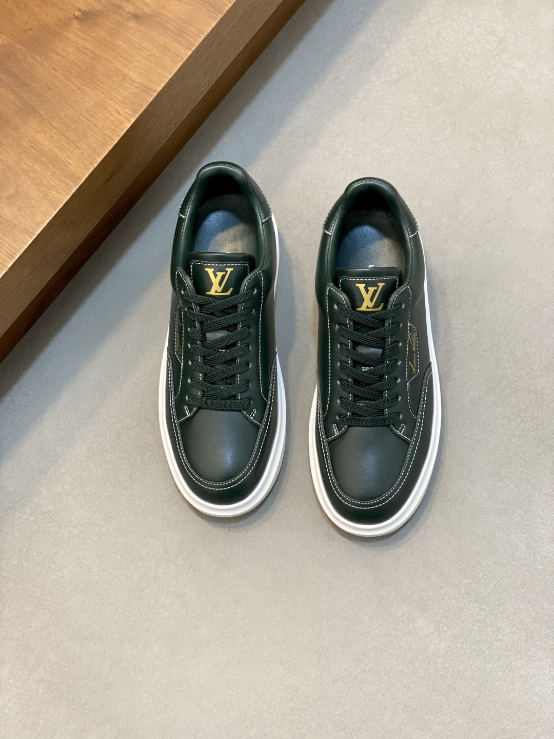 NO:832534,L New men's high-end casual sports shoes, made of imported first-layer cowhide brand lougou, original ultra-light TPU outsole, wear-resistant and comfortable, Monogram lougou embellished rubber outsole, breathable mesh lining, versatile classic style!  Size38-44 (.45, 46 customized),,sneakers,cowhide19860909L 新品男士高端休闲运动鞋,选用进口头层牛皮品牌lougou,原版超轻tpu大底,耐磨舒适,Monogram lougou点缀橡胶外底,透气网布内里,百搭经典款式！ Size38-44（.45、46 定做）,,sneakers,cowhide,Men's shoes