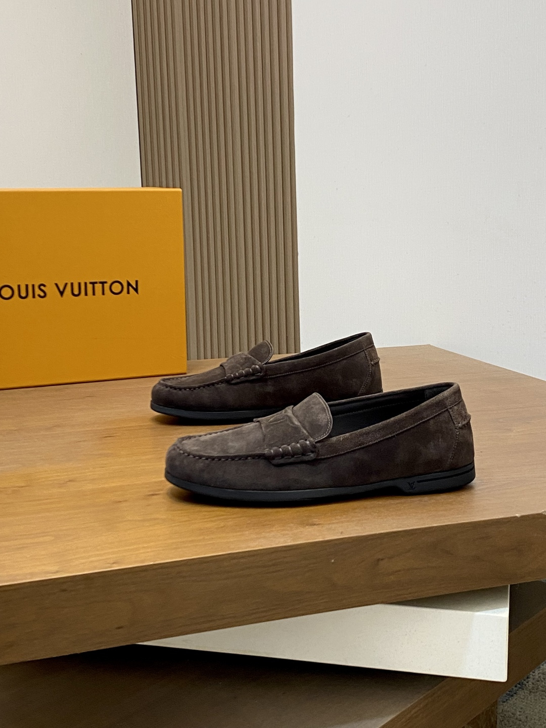 Мужские замшевые мокасины в стиле Louis Vuitton