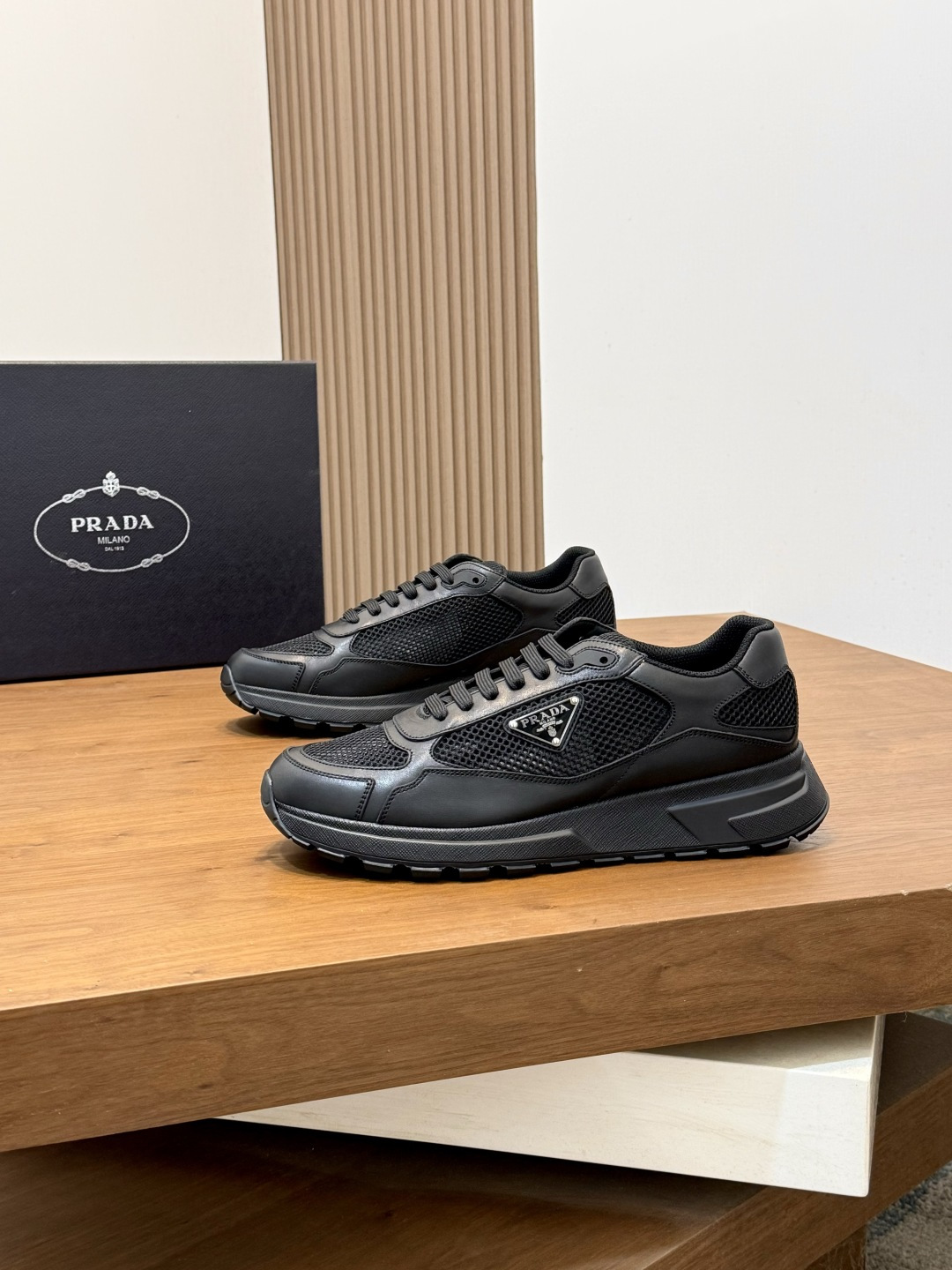 Мужские кроссовки Prada