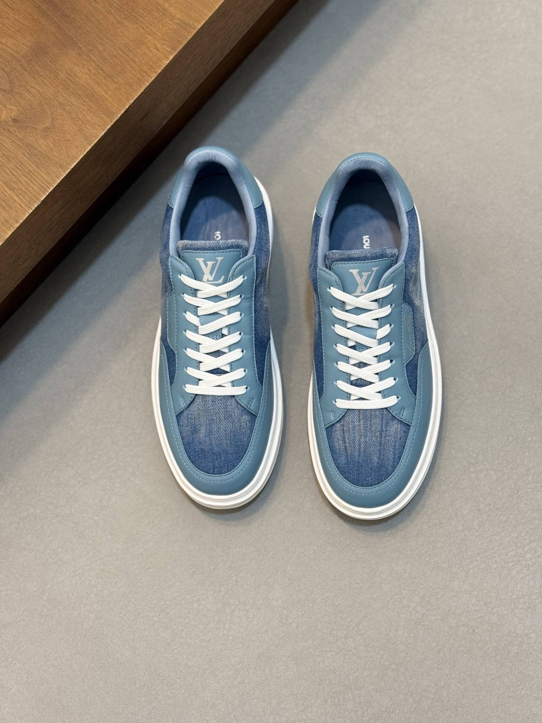 NO:898705,L New men's high-end casual sports shoes, made of imported first-layer cowhide silk-screened brand lougou, original ultra-light TPU outsole, wear-resistant and comfortable, Monogram lougou embellished rubber outsole, breathable mesh lining, versatile classic style!  Size38-44 (.45, 46 customized),,sneakers,cowhide19860909L 新品男士高端休闲运动鞋,选用进口头层牛皮丝印品牌lougou,原版超轻tpu大底,耐磨舒适,Monogram lougou点缀橡胶外底,透气网布内里,百搭经典款式！ Size38-44（.45、46 定做）,,sneakers,cowhide,Men's shoes