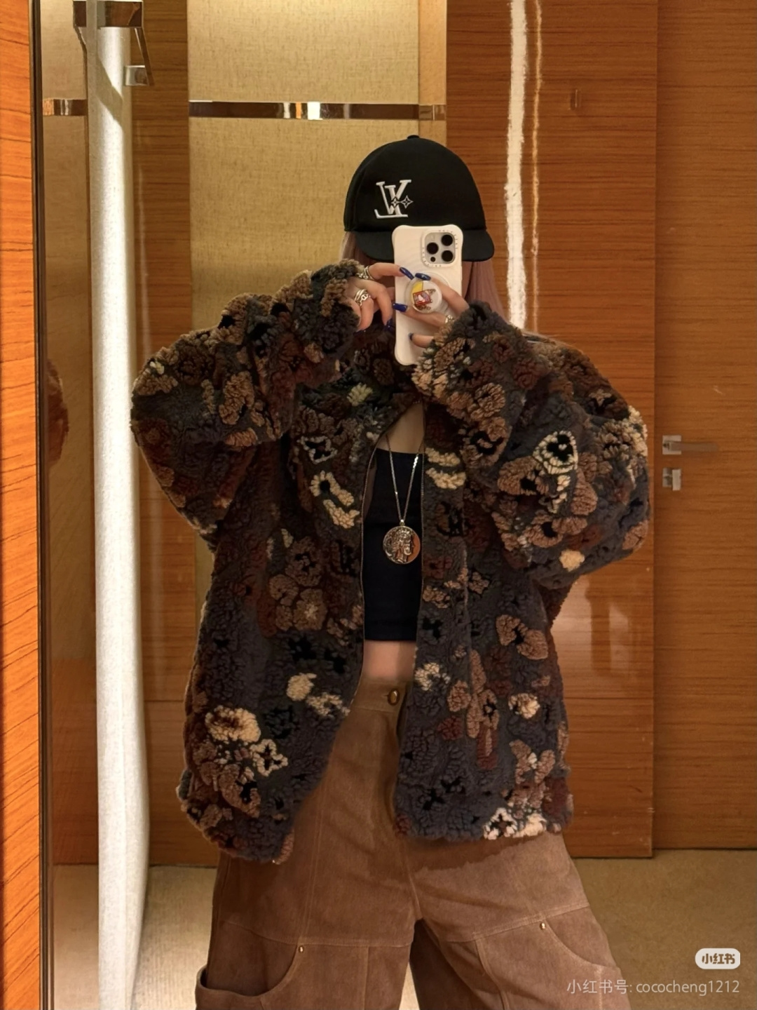 1V联名nigo泰迪摇粒绒双面穿外套 
上身效果#