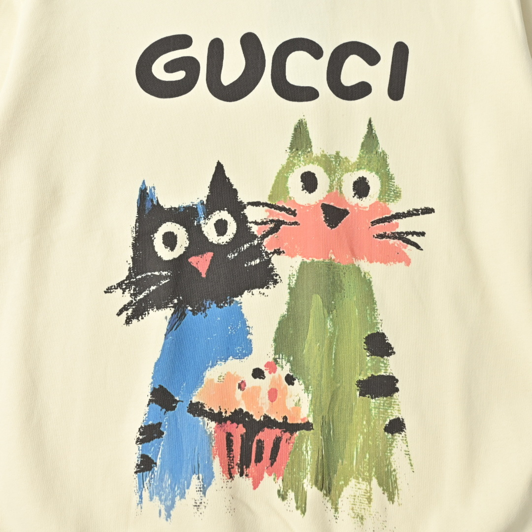 三只猫印花卫衣 Gucci新品 秋冬系列高克重卫衣-Chinese UA Cheap High Quatity Brand Clothes Bags handbags Sneakers wholesale wholesaler seller from China Factory suppliers Fashion Clothing Shoes best Quality Beautiful Price 三只猫印花卫衣 Gucci新品 秋冬系列高克重卫衣