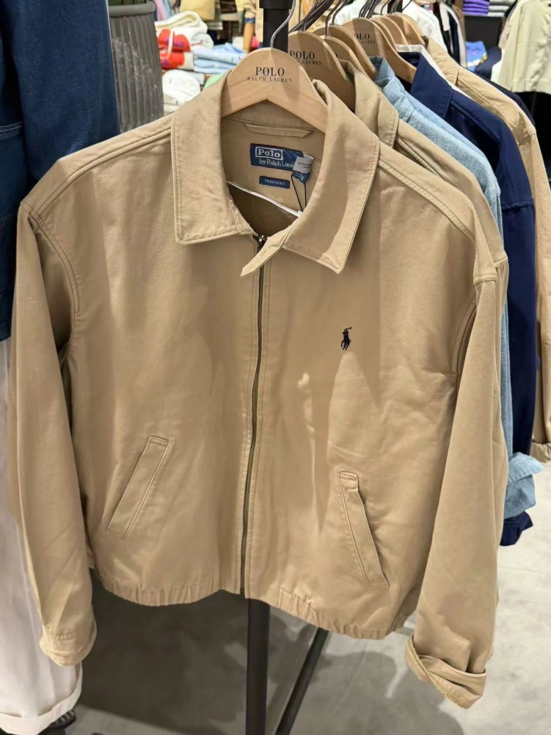 RalphLauren拉夫劳伦夹克刺绣小马老钱风外套藏青色卡其色-Chinese UA Cheap High Quatity Brand Clothes Bags handbags Sneakers wholesale wholesaler seller from China Factory suppliers Fashion Clothing Shoes best Quality Beautiful Price RalphLauren拉夫劳伦夹克刺绣小马老钱风外套藏青色卡其色