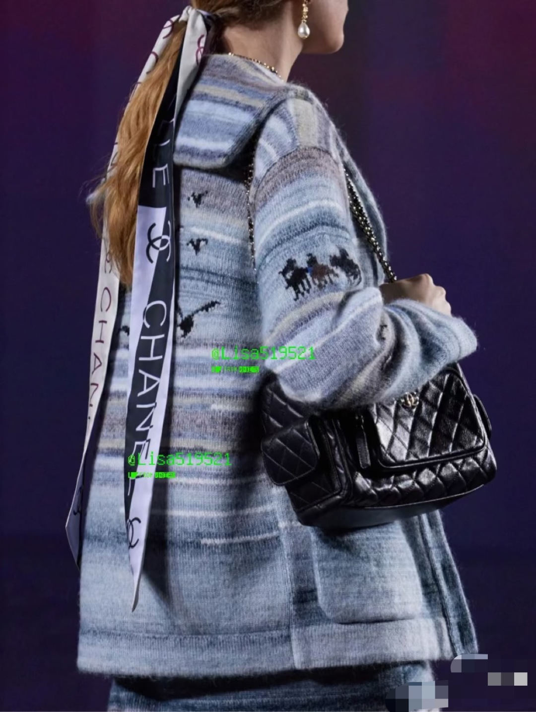 NO:306432,Chanel Twilly little silk scarf is here, Chanel 24k contrast color 160, a veritable little cute, everyone has 4 colors to see, I don’t stop N. N. I haven’t seen such a beautiful twilly for a long time. It’s really fragrant, it’s a must-have artifact for concave styling. The number is not a lot. It won’t always be useful, tied hair, tied bags, etc.... Unique, it’s better not to be missing. Material: Twill silk Size 160/6cm silk scarf streamers, streamers, hair tie, chanel, chanel, real silk19860909香奈儿Twilly小丝巾来了,Chanel 24k撞色160, 名副其实的小可爱, 人手4色闭眼收,我都不拦着 N久都没有见过这么好看的twilly 真的是真香本香了,凹造型必备神器 数量不是很多.也不会一直有 实用率贼高,绑头发,绑包包,等等等等… 独一无二,宁缺毋 材质:斜纹真丝 尺寸160/6cm丝巾飘带,飘带，发束,chanel,chanel,real silk,accessory