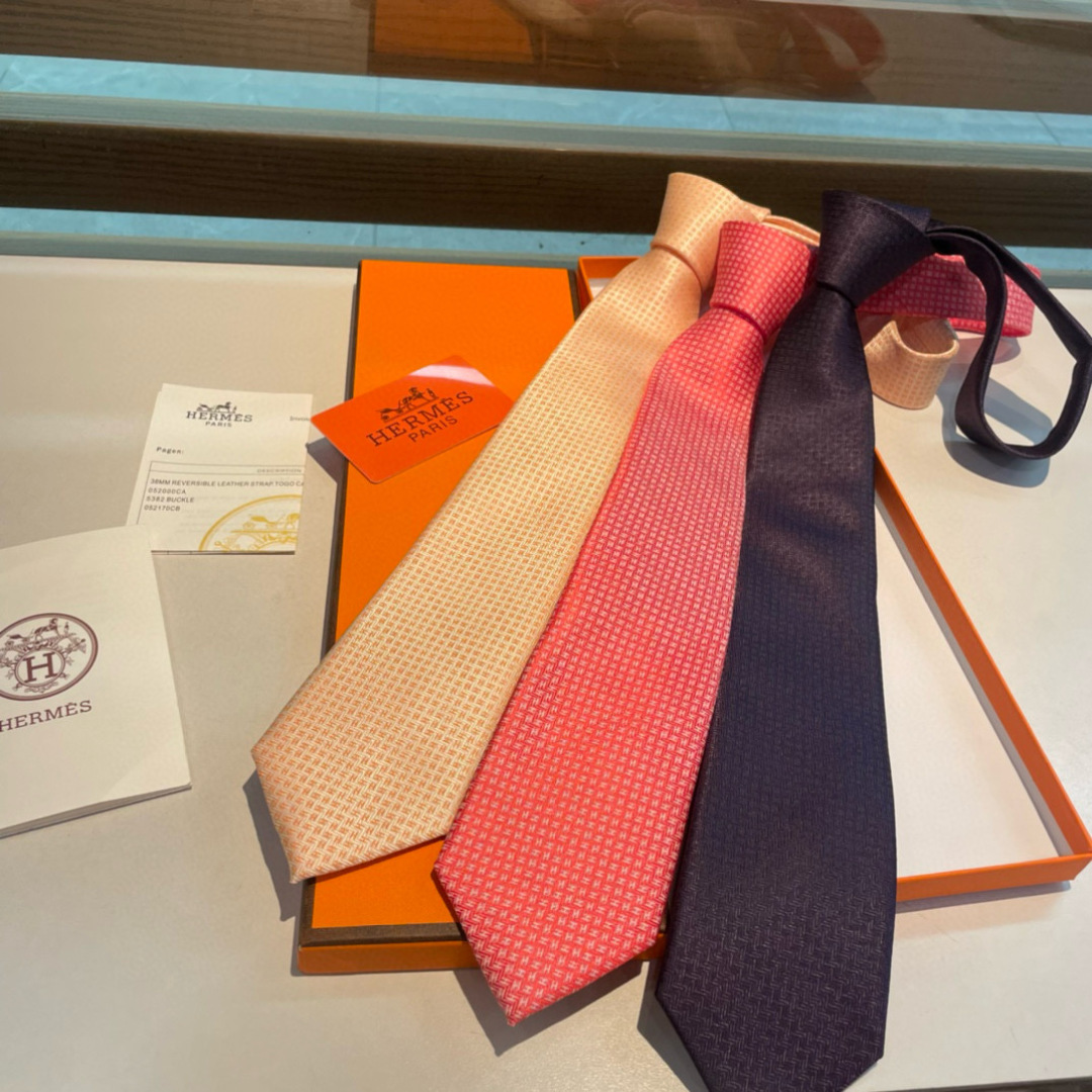 NO:302014,New tie styles are shipped. Hermes men's new tie series allows men to fully demonstrate their personality. Top twill silk handmade custom tie, tie, hermes, real silk, ties19860909领带新款出货啦爱马仕男士新款领带系列,让男士可以充分展示自己个性.顶级斜纹真丝手工定制领带,领带,hermes,real silk,ties,accessory