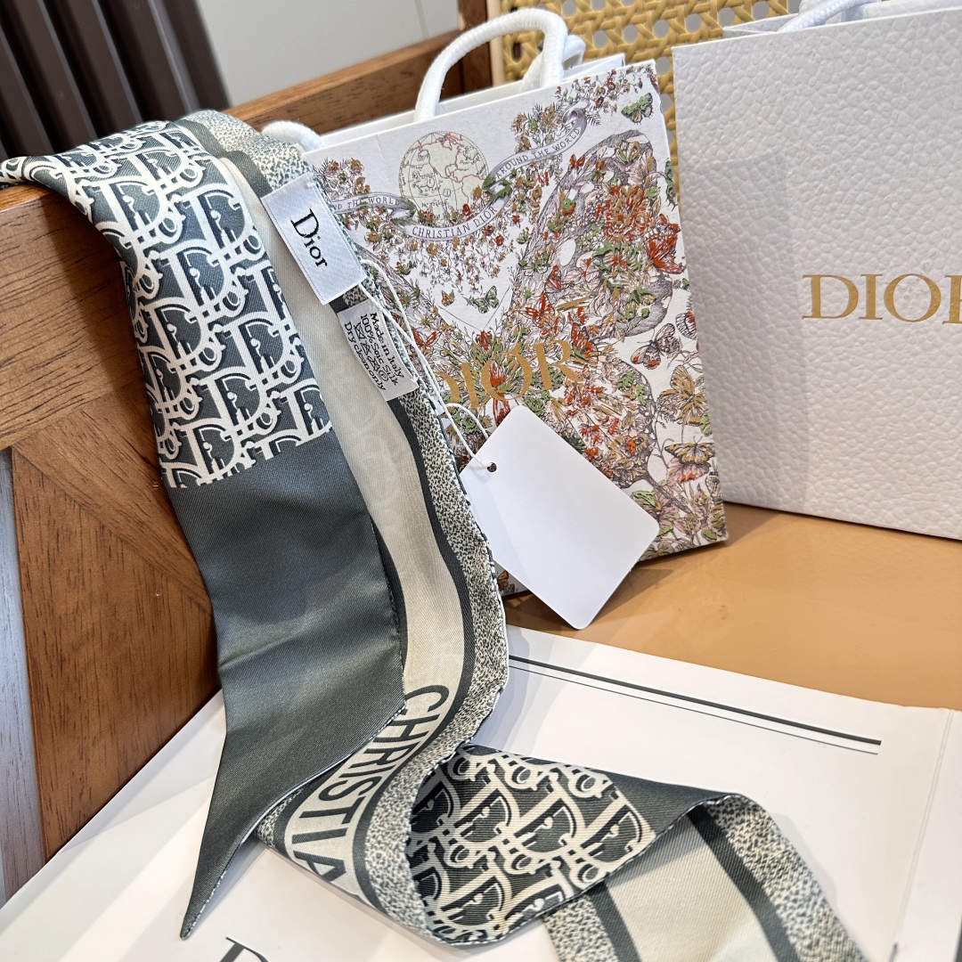 [Dior Small Ribbons]