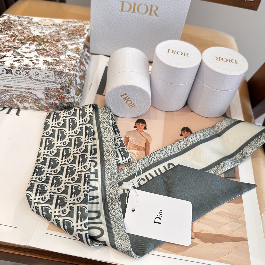 [Dior Small Ribbons]