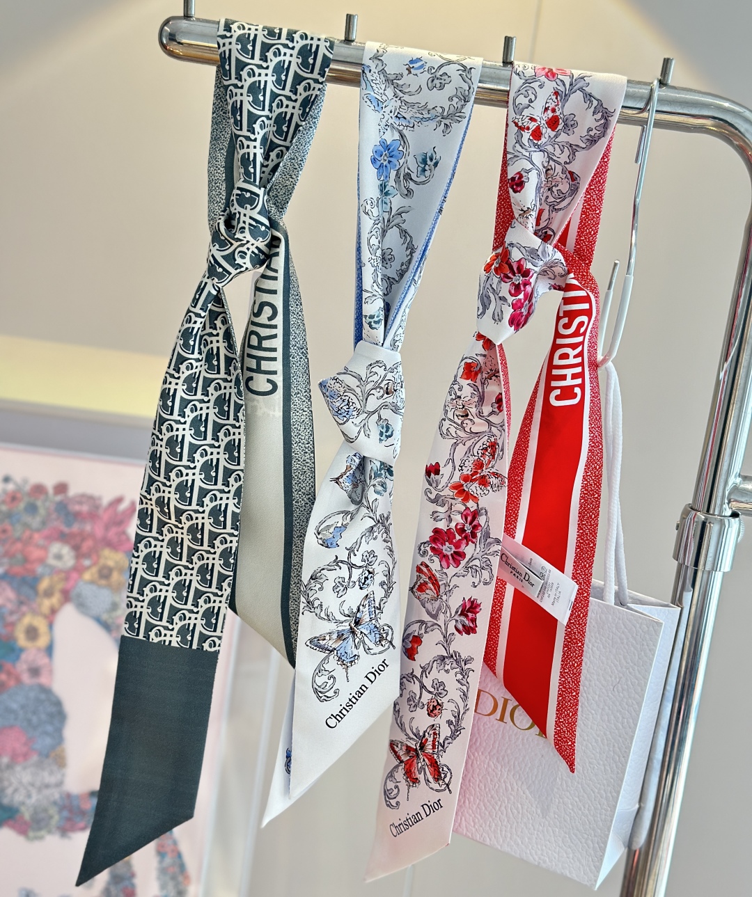 [Dior Small Ribbons]
