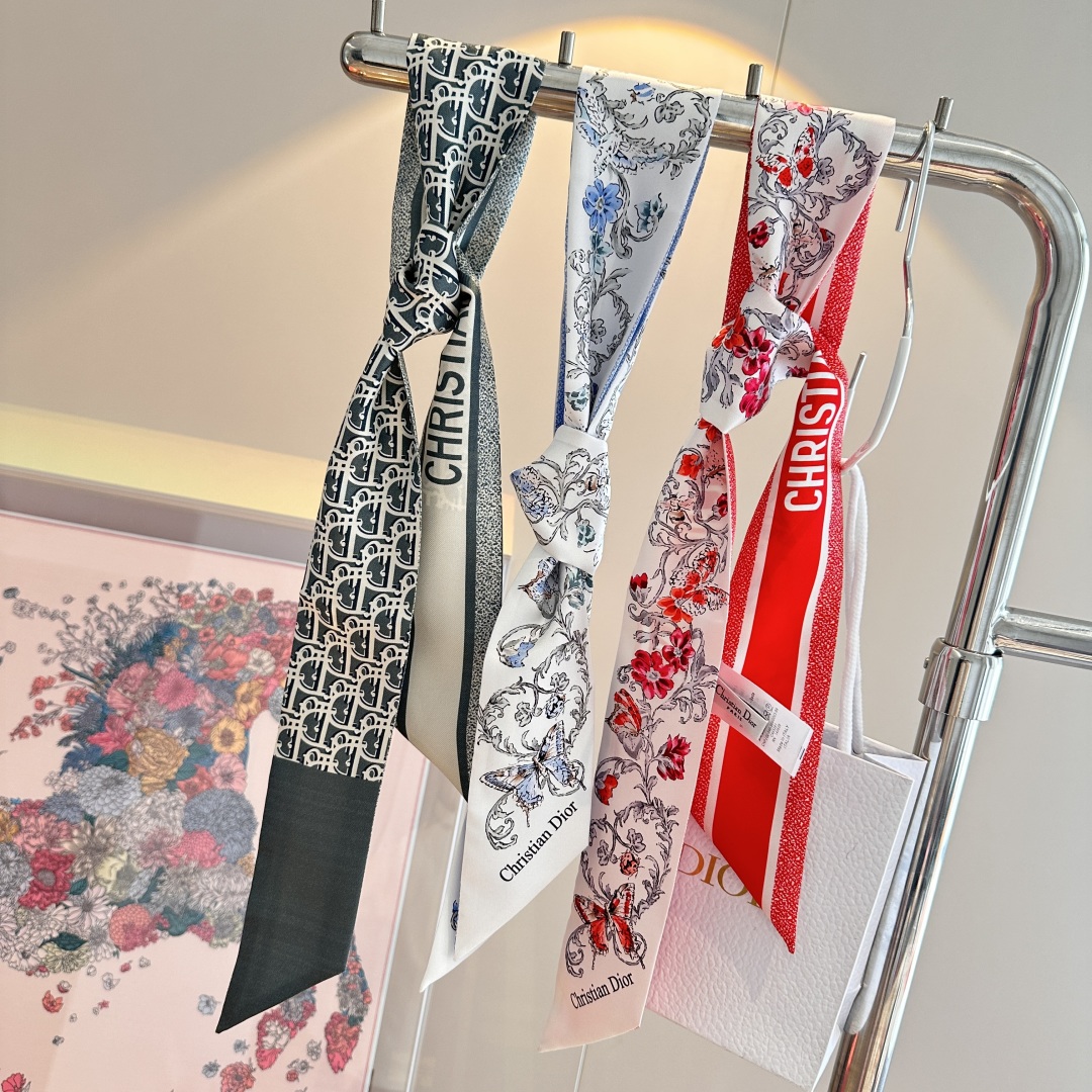 [Dior Small Ribbons]This Mitzah scarf is carefully crafted in white and blue m