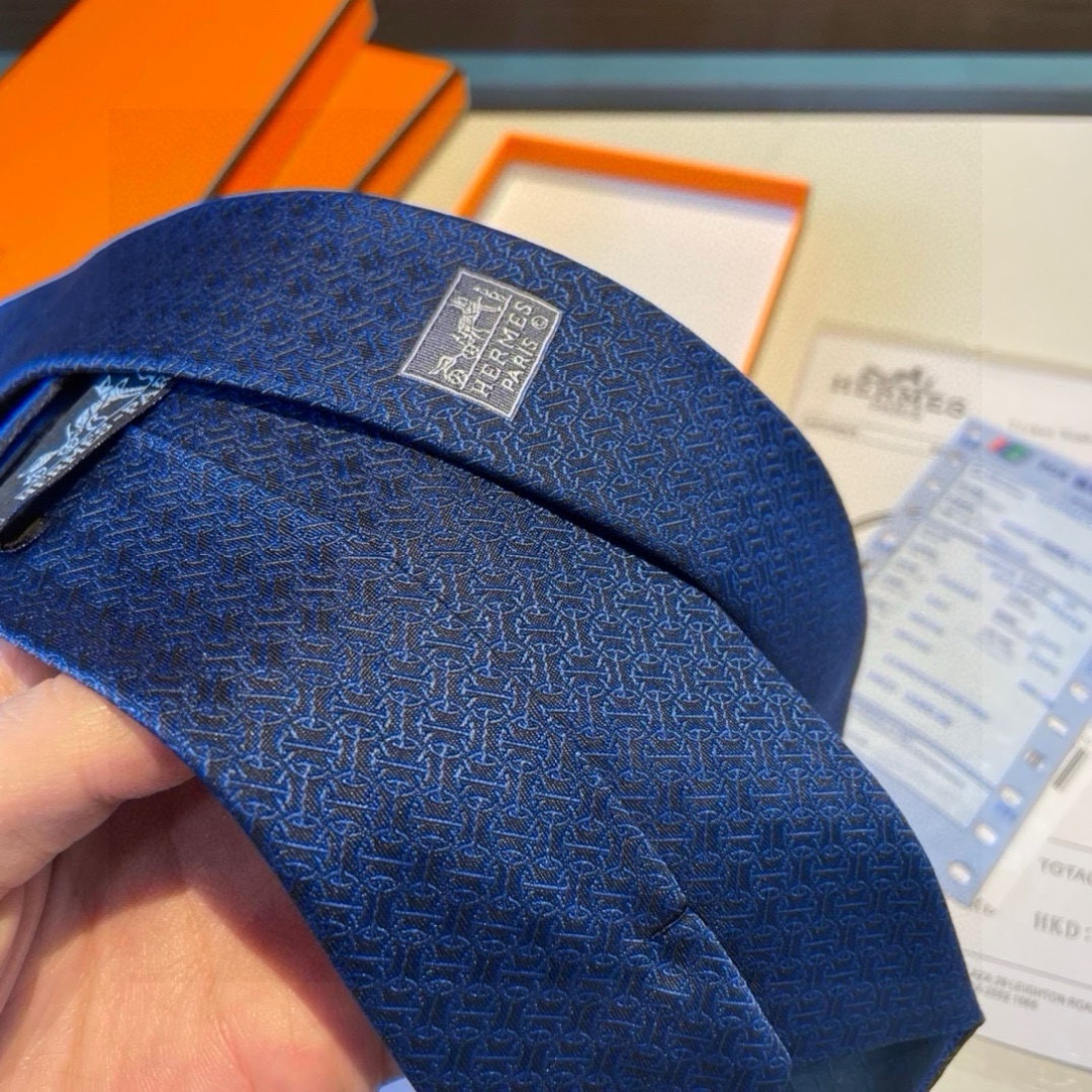 💰85爱马仕H字母男士新款领带系列👔👔，让男士可以充分展示自己个性。100%顶级斜纹真丝手工定制‼