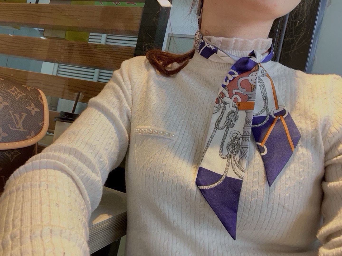 NO:378855,New Twilly [Saber March] Top twill silk made with super fine prints, very clear handwriting, definitely the first choice for gift gifts to use, can be wrapped around the neck, wrist and waist, and can also be matched on your beloved bag, making your bag look brand new [Specification 5X86cm, twill silk double-layer double-sided] scarf, streamer, hair tie, real silk19860909新款Twilly【军刀进行曲】 顶级斜纹真丝打造 超精细的印花 字迹非常清晰 绝对是送礼自用的首选丝带既可绕于颈间,亦可缠于腕部、腰部,同样也可以搭配在心爱的包包上,让你的包包焕然一新【规格5X86cm,斜纹真丝双层双面】丝巾,飘带，发束,real silk,accessory