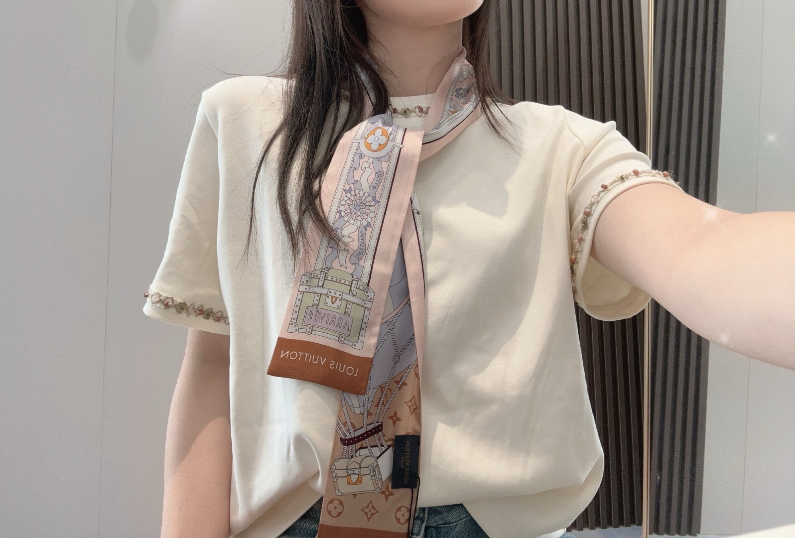 NO:378842,50Lv's latest double-layer hairband ~ straps, bow tie, streamer, various multi-purpose domestic official websites are also available on the shelves + awesome [LV's latest Tuya Point Pattern, Private Streaming Exclusive Authentic Batch, Large Goods were loaded before the New Year, shipped away, the remaining quantity is not large, you can definitely use it for ten thousand years, slow hand without SVIP recommendation] Compared with the price of the counter, I really bought this monogram series. The more you look, the better it looks, and there are many ways to use it, it has a tone. Super soft 8* top imported double-layer silk small streamer scarf, streamer, hair tie, louis vuitton, real silk1986090950Lv最新双层束发带~绑带.领结.飘带各种多用途国内官网也上架了售价＋牛逼【LV最新图雅波点图案 私流独家正品批次 大货年前装船发走了 剩余的数量不多 自留绝对可以用万年 手慢无SVIP推荐】和专柜的价格比,真心是买到偷着乐哈这个monogram系列真心的越看越好看而且多way用法,随便怎么搭配都好有腔调.超级柔软8*顶级进口双层真丝小飘带丝巾,飘带，发束,louis vuitton,real silk,accessory