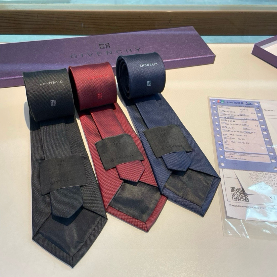 NO:372420,Packaging Givenchy tie simple logo embroidery design, men's essential items are super fashionable!  High-end quality, the fabrics meet the brand standards, a rare and good style, not picky, the upper body effect is very good, it is very handsome no matter how you wear it, silk fabrics, heavy recommendations, exquisite 7 cm design, the best width, moderate size, the most versatile color 148*7CM top jacquard silk handmade custom tie, tie, given, real silk, ties19860909 配包装 纪梵希领带简约的logo刺绣设计,男士必备单品超时尚！高端品质 版型面料都达到品牌标准,,难得的好款,不挑人,上身效果大牌范儿十足 怎么穿都帅到爆 真丝面料 重磅推荐精致7公分设计最佳宽度 大小适中,最百搭颜色148*7CM顶级提花真丝手工定制领带,领带,givenchy,real silk,ties,accessory