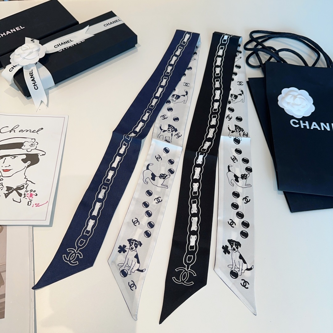  Chanel23P小狗丝带，专柜同款，可当小围巾，绑头发，绑手袋，绑在手腕装饰！多功能随便你搭配！双面