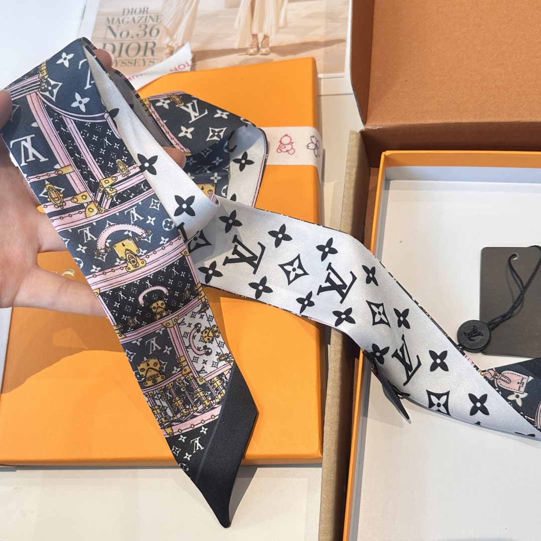  LV今年出的神仙配色超级nice💗💗官网最新款，tiwlly官网同步在售。上新，终于到货了，Lv最新双