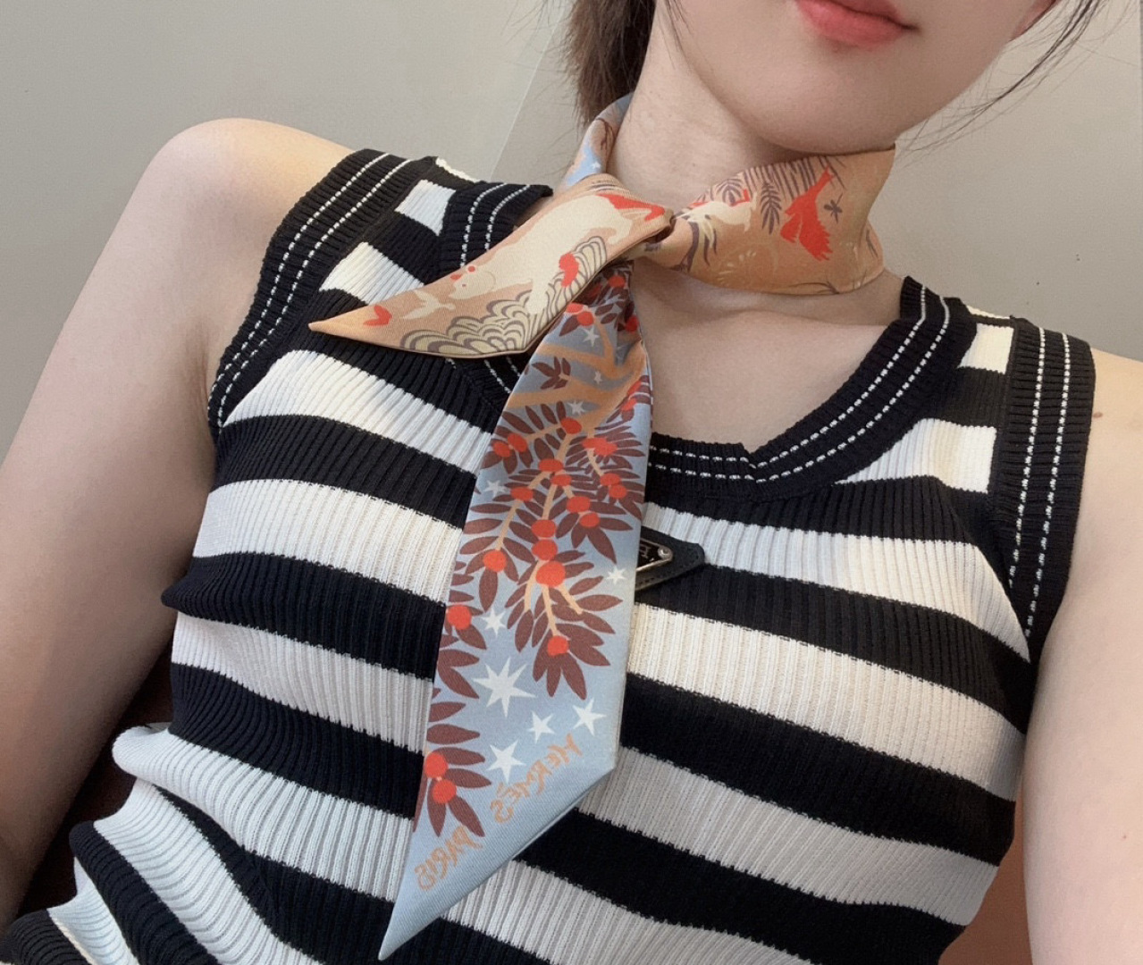 NO:379052,Hermes new Twilly, (Maya Jungle) top twill silk made with super fine print, very clear handwriting Specification 5X86cm, twill silk double-layer double-sided】Scarf, streamer, streamer, hair tie, hermes, real silk19860909爱马仕新款Twilly,(玛雅丛林)顶级斜纹真丝打造 超精细的印花 字迹非常清晰 规格5X86cm,斜纹真丝双层双面】丝巾,飘带,飘带，发束,hermes,real silk,accessory