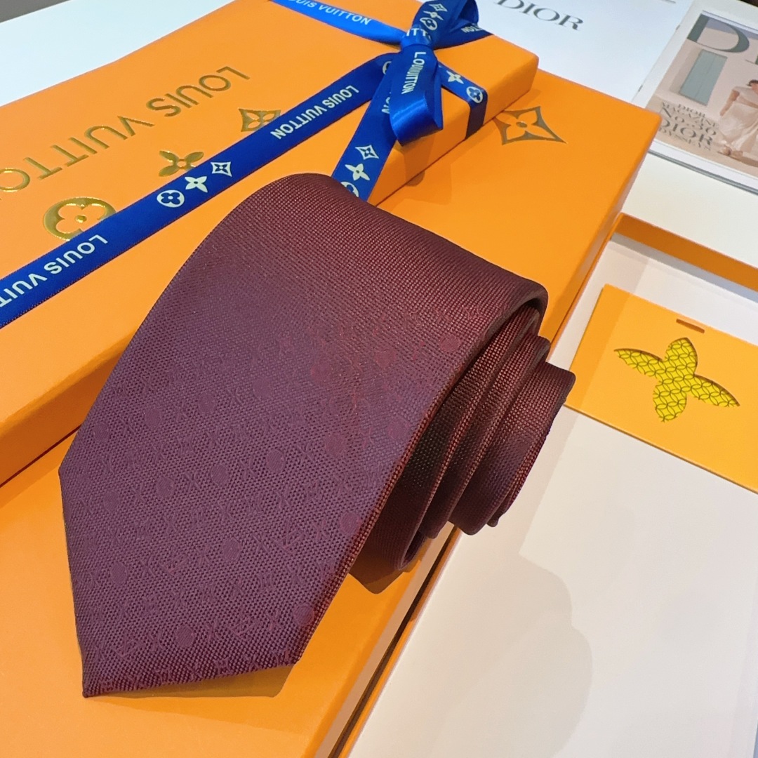 特价 LV字母渐变领带  ，路易威登经典领带👔男士必备单品超时尚！高端品质 版型面料都达到品牌标准，，难