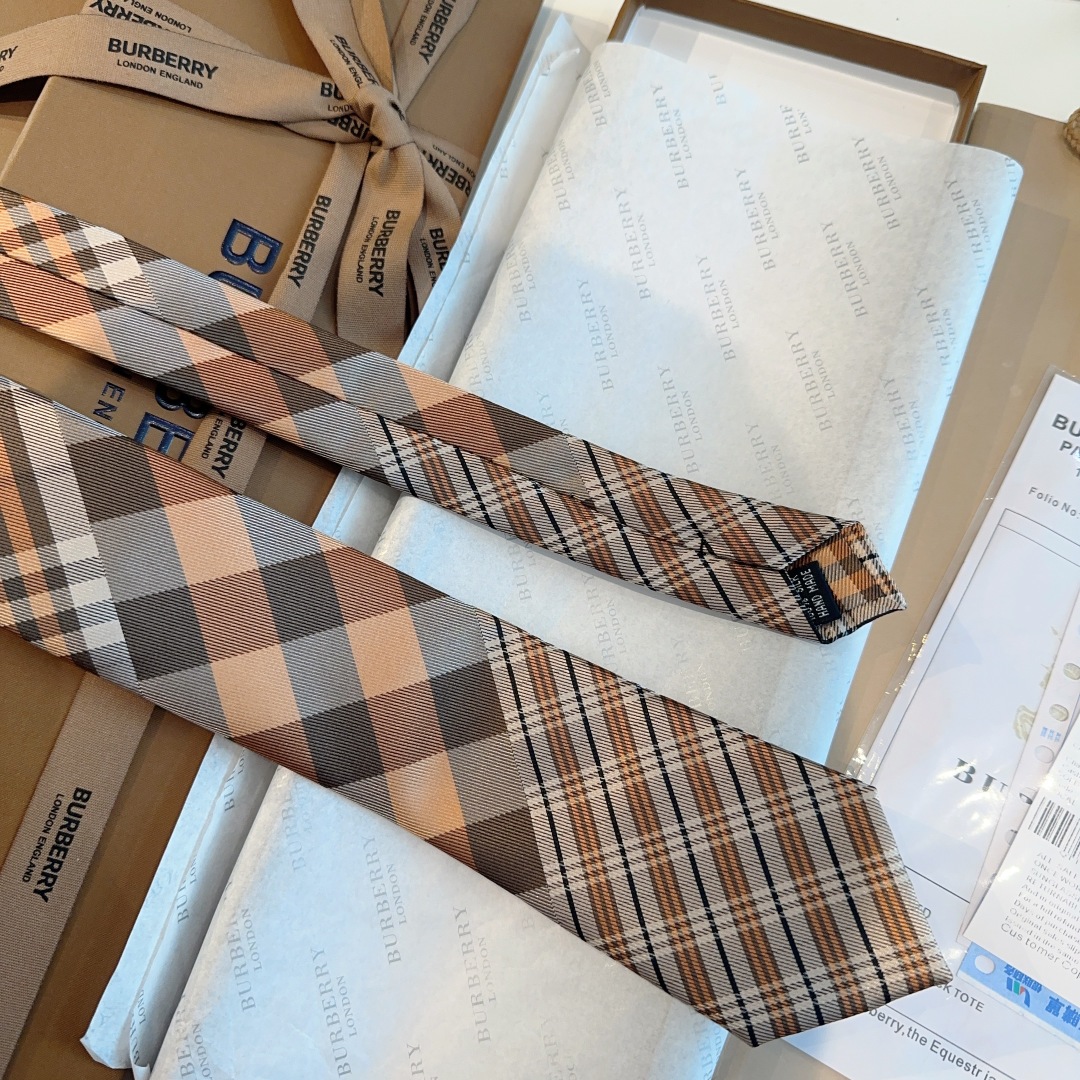 特价特 专柜同步领带出货啦‼‼Burberry【博柏利领带】👔👔，稀有😻😻展现精湛手工与时尚优雅的理想选