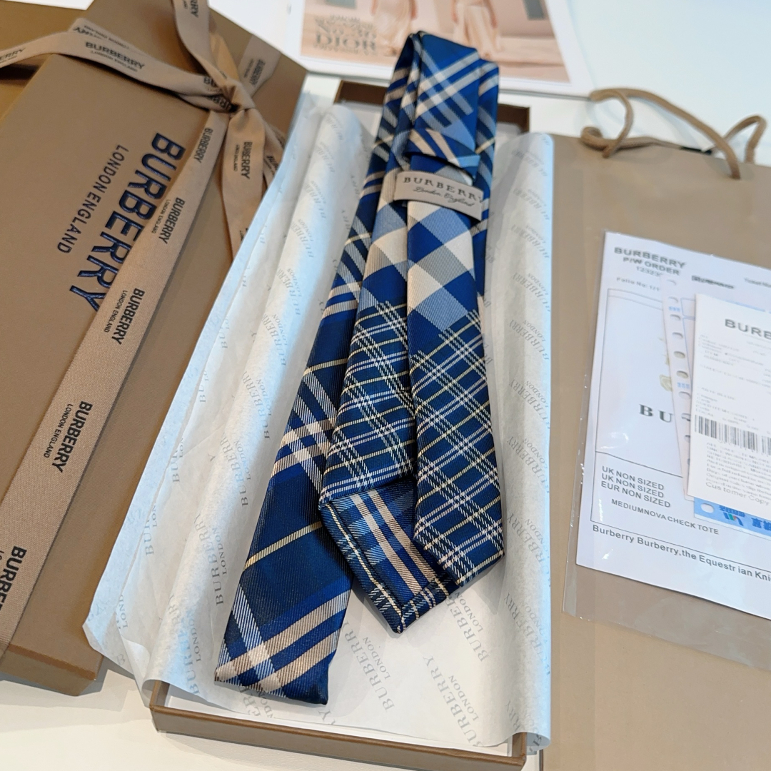 特价特 专柜同步领带出货啦‼‼Burberry【博柏利领带】👔👔，稀有😻😻展现精湛手工与时尚优雅的理想选