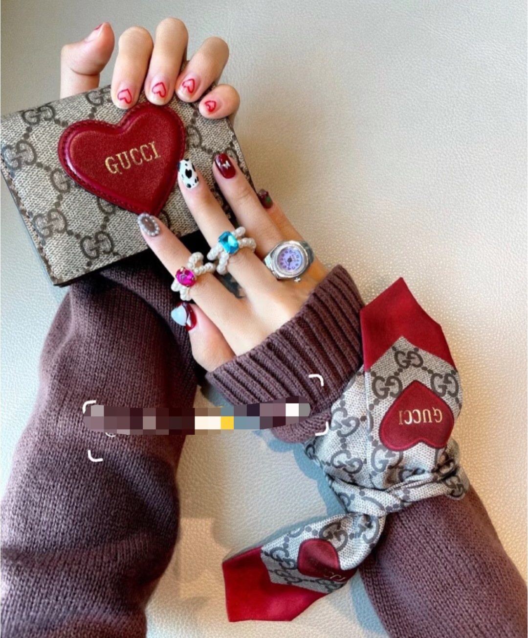 NO:379128,GUCCI official website latest double-layer hairband. The more you look, the better you look, and there are many ways to use it. It has a good tone when you match it. Super soft 6*100 Top imported double-layer silk small streamer scarf, streamers, streamers, hairbands, gucci, real silk19860909GUCCI 古奇官网最新双层束发带.真心的越看越好看而且多way用法,随便怎么搭配都好有腔调.超级柔软6*100 顶级进口双层真丝小飘带丝巾,飘带,飘带，发束,gucci,real silk,accessory