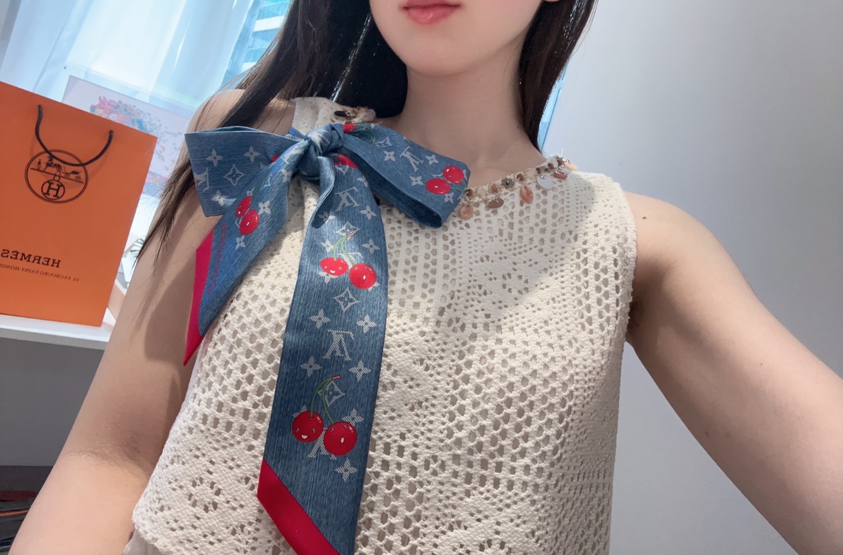  LV村上隆樱桃🍒Lv驴家100%真丝 18姆米重磅斜纹材质，
长条丝巾twilly束发带🎀  尖角樱桃