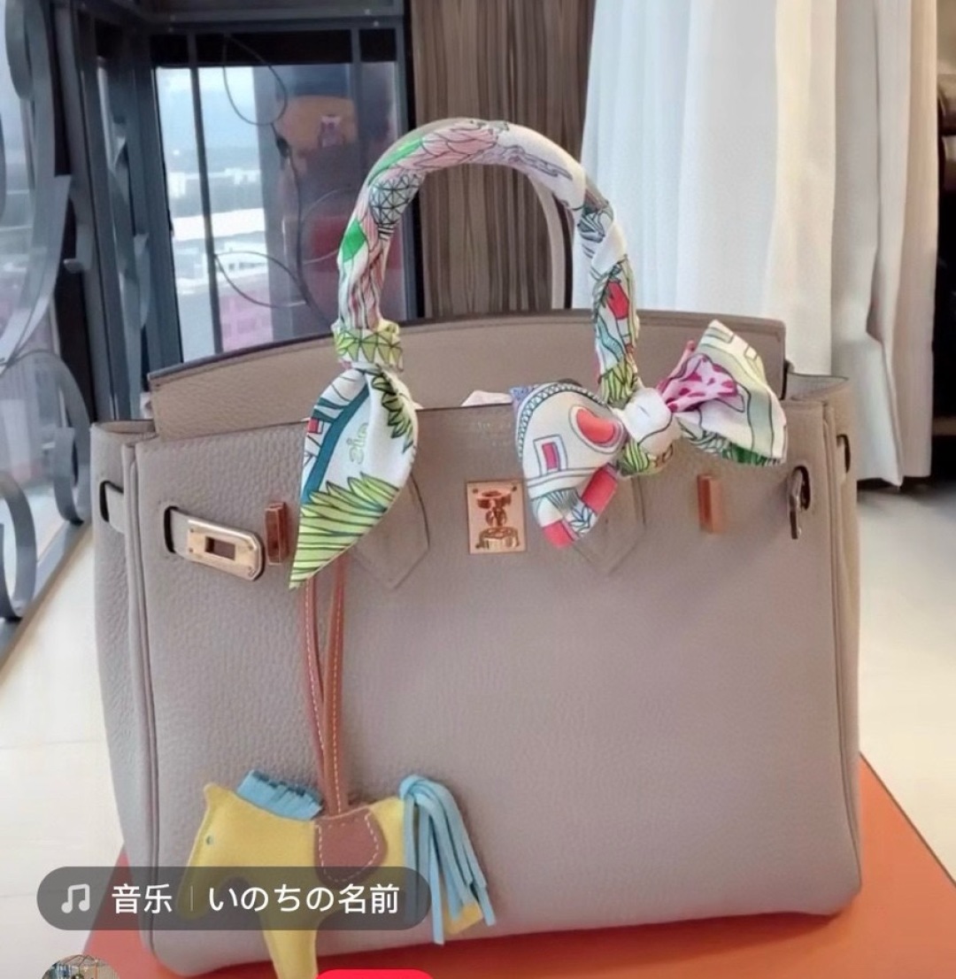  上新，18姆米重磅斜纹真丝飘带，绝对的好货，正品开版，专柜同步‼️ 爱马仕新款Twilly，顶级斜纹真
