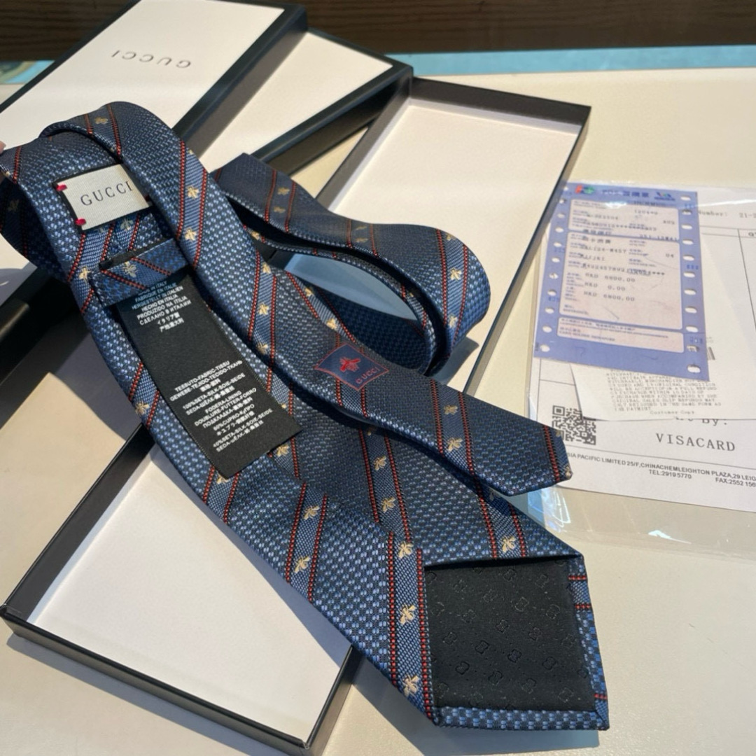 特价男士领带系列👔👔，稀有采用专柜经典主题动物蜜蜂绣花展现精湛手工与时尚优雅的理想选择，这款领带将标志性