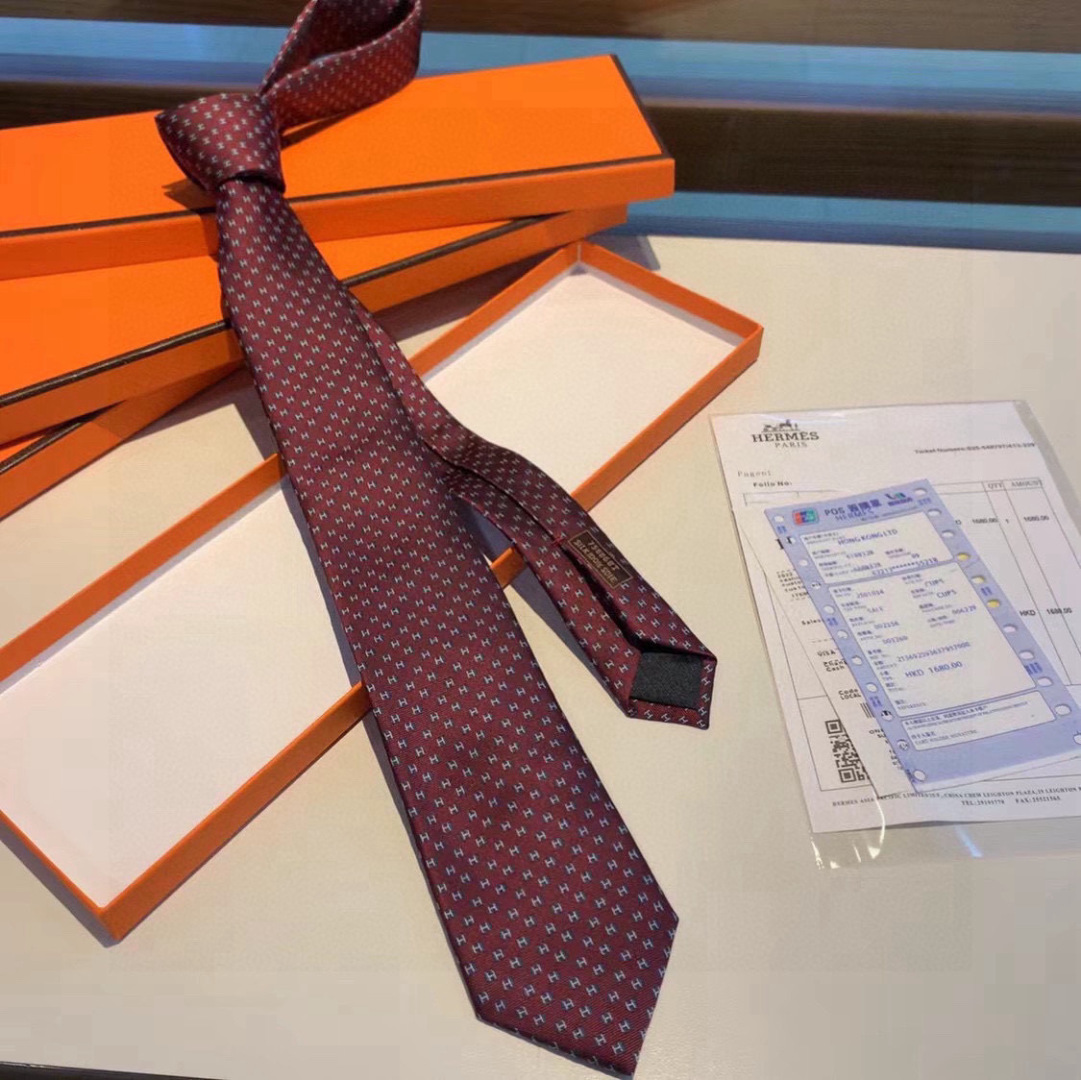 特价爱马仕H字母男士新款领带系列👔👔，让男士可以充分展示自己个性。100%顶级斜纹真丝手工定制‼