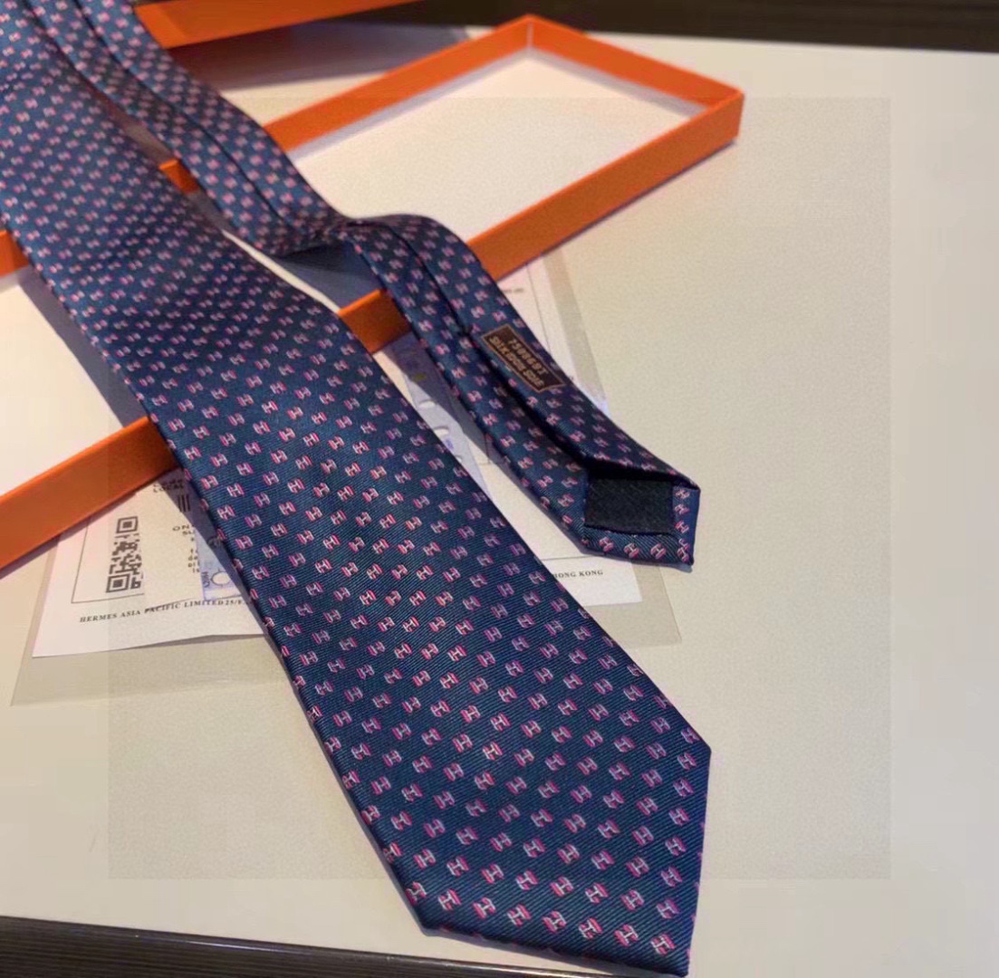 特价爱马仕H字母男士新款领带系列👔👔，让男士可以充分展示自己个性。100%顶级斜纹真丝手工定制‼