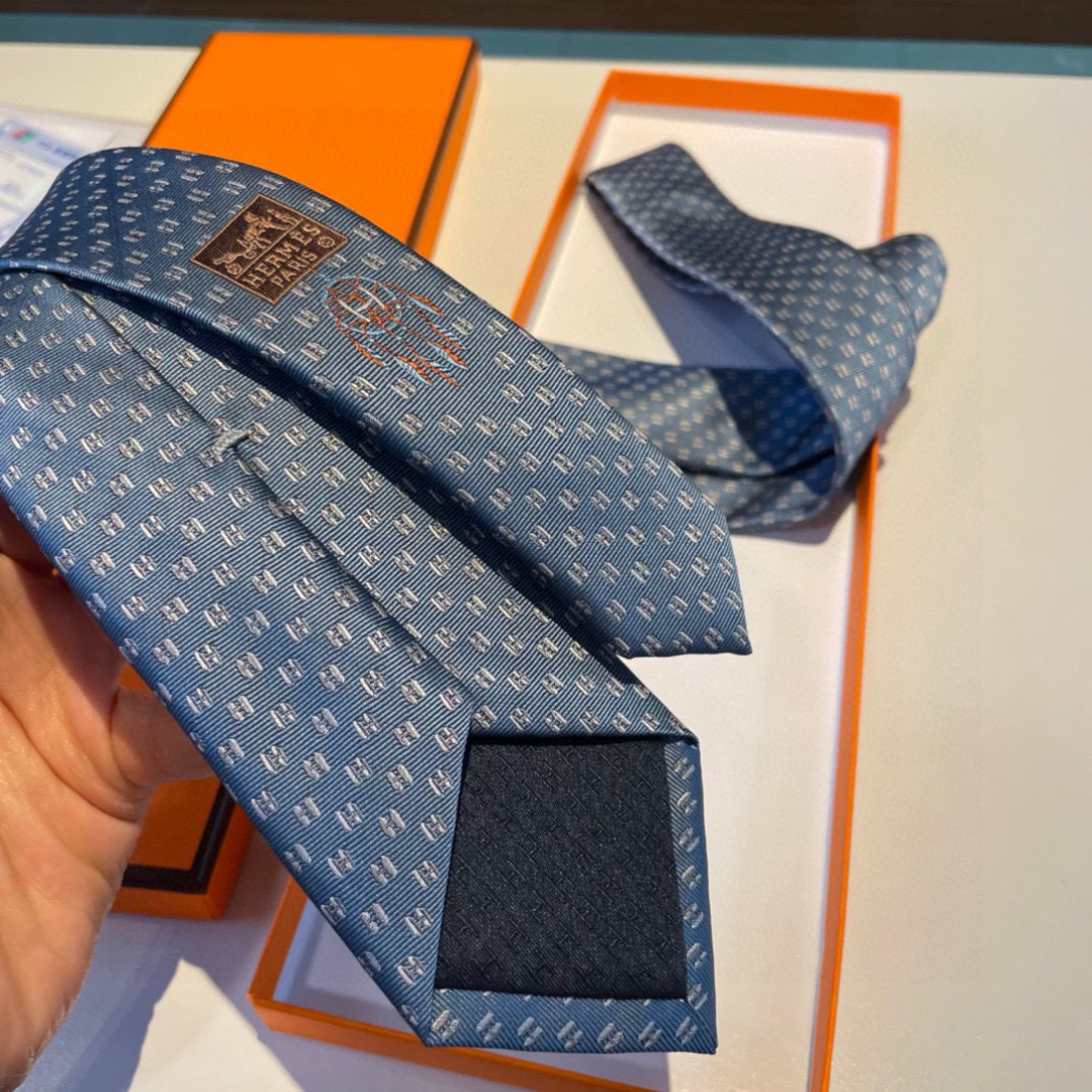 特价爱马仕H字母男士新款领带系列👔👔，让男士可以充分展示自己个性。100%顶级斜纹真丝手工定制‼