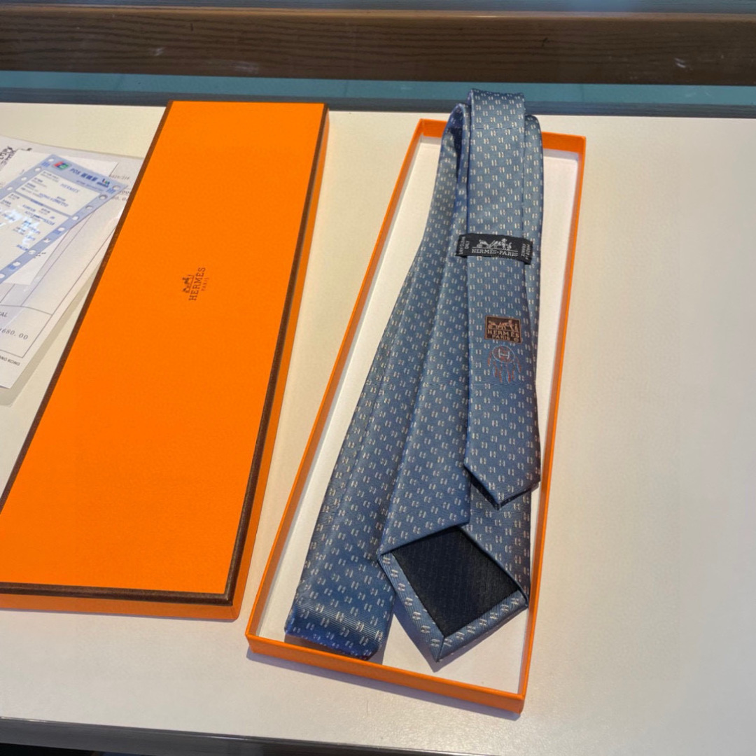 特价爱马仕H字母男士新款领带系列👔👔，让男士可以充分展示自己个性。100%顶级斜纹真丝手工定制‼