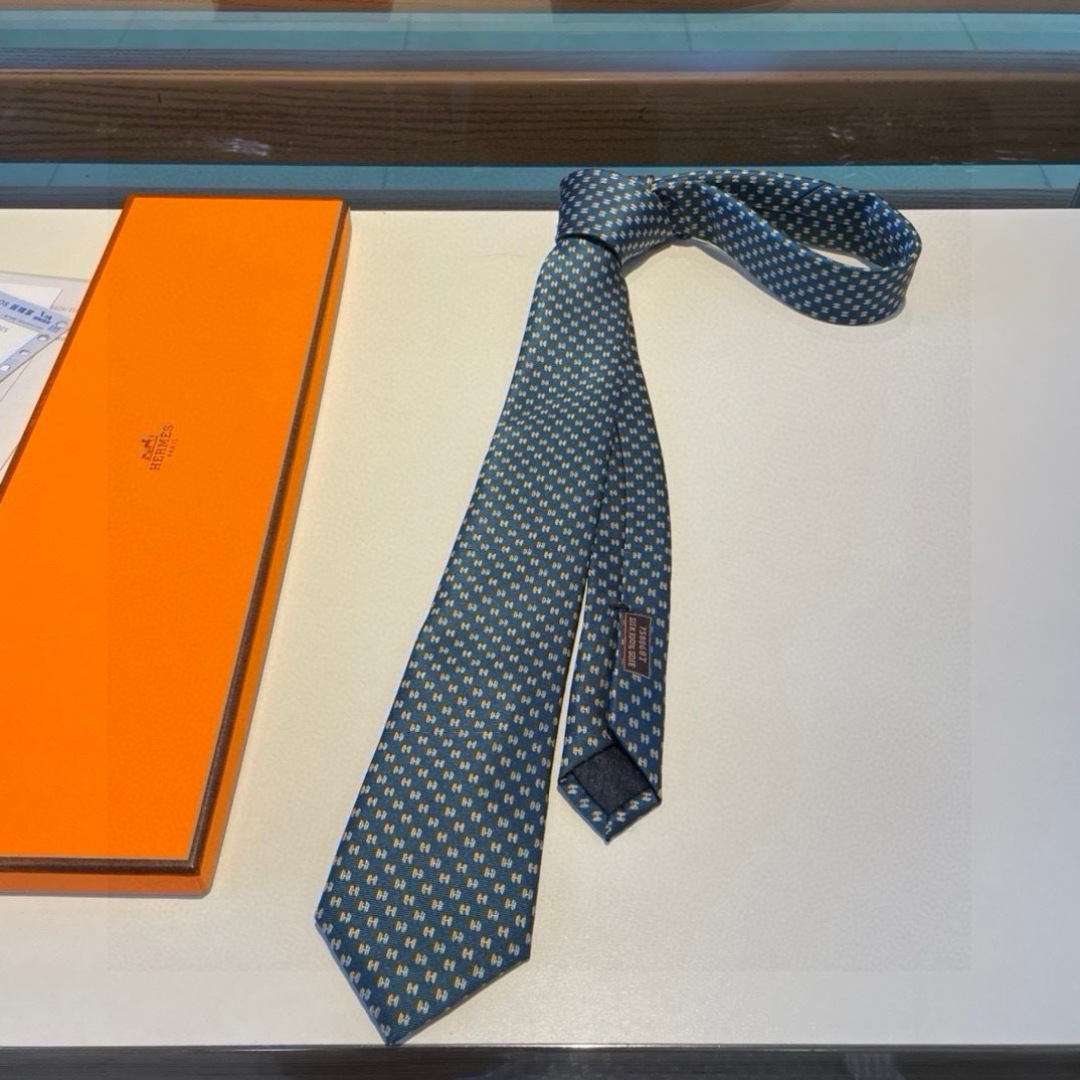 特价爱马仕H字母男士新款领带系列👔👔，让男士可以充分展示自己个性。100%顶级斜纹真丝手工定制‼