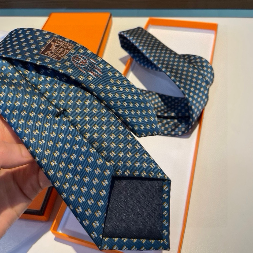 特价爱马仕H字母男士新款领带系列👔👔，让男士可以充分展示自己个性。100%顶级斜纹真丝手工定制‼
