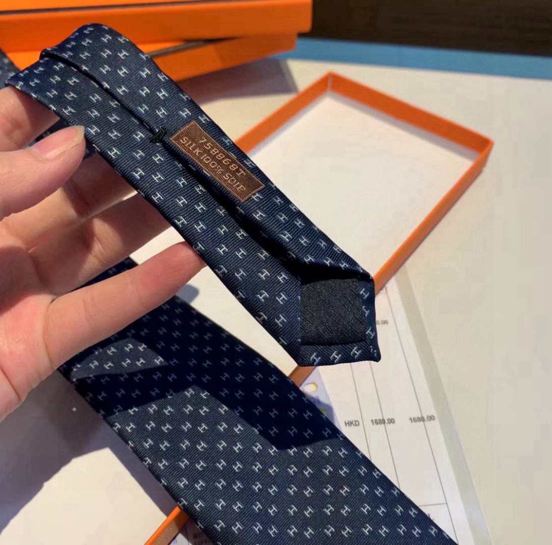 特价爱马仕H字母男士新款领带系列👔👔，让男士可以充分展示自己个性。100%顶级斜纹真丝手工定制‼