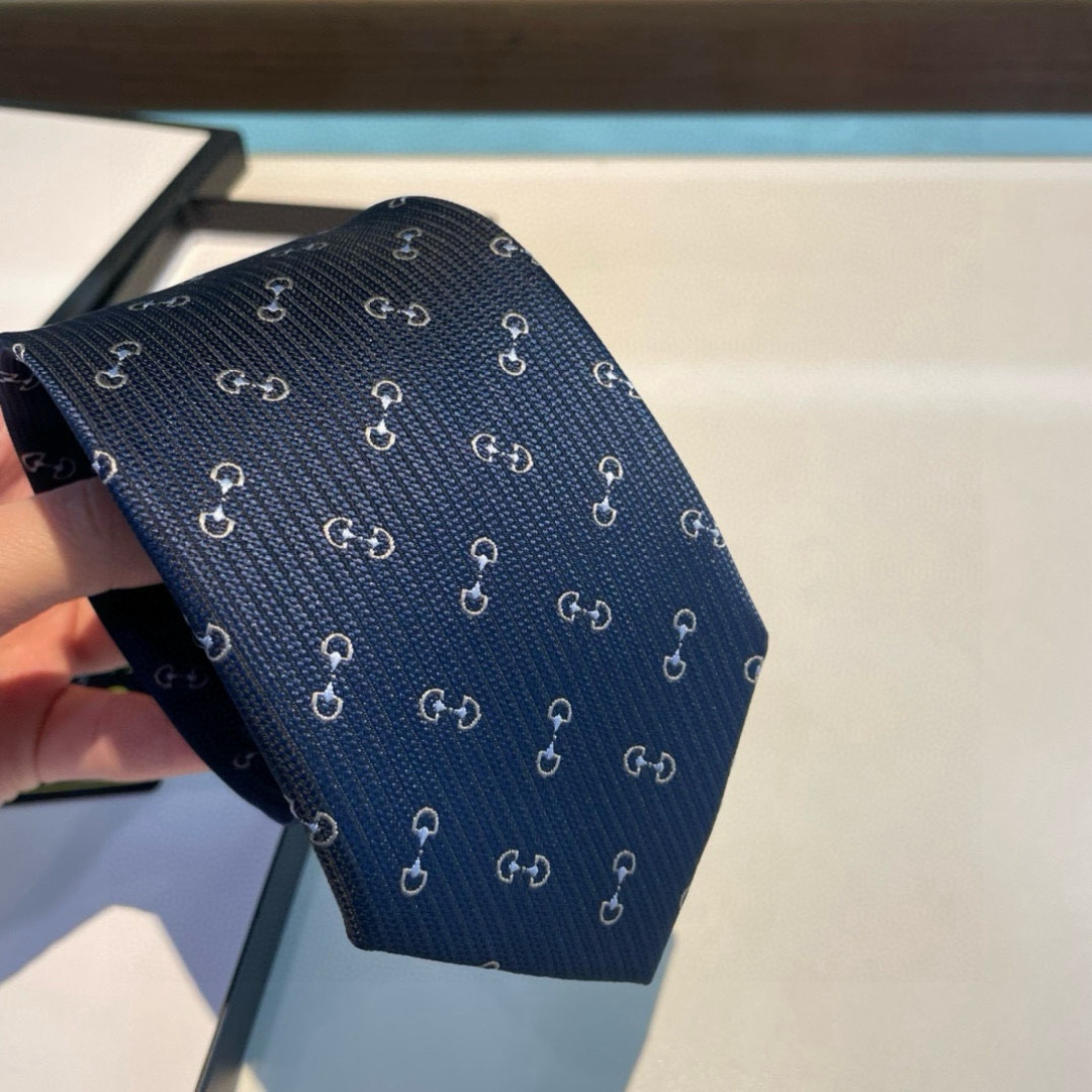 特价 G家专柜新款 男士领带👔👔，稀有采用经典小G LOGO提花展现精湛手工与时尚优雅的理想选择，这款领