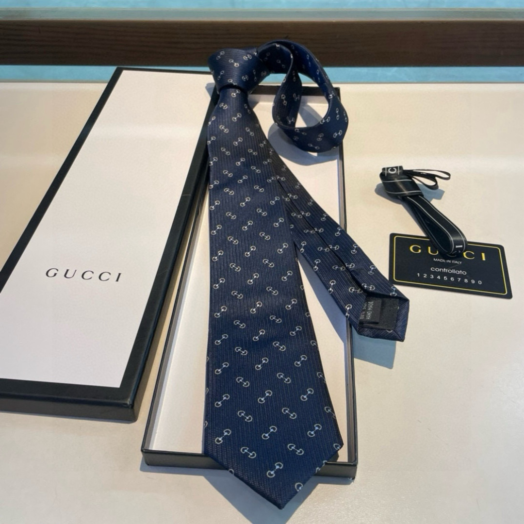 特价 G家专柜新款 男士领带👔👔，稀有采用经典小G LOGO提花展现精湛手工与时尚优雅的理想选择，这款领
