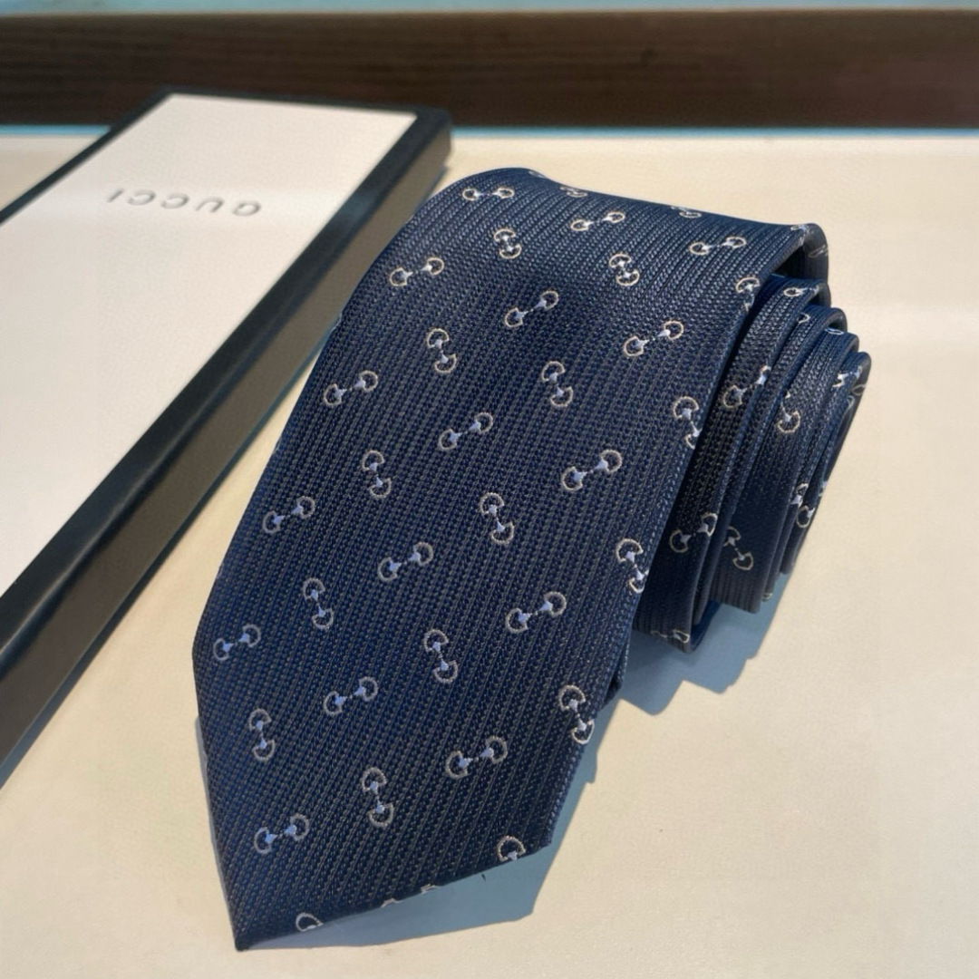 特价 G家专柜新款 男士领带👔👔，稀有采用经典小G LOGO提花展现精湛手工与时尚优雅的理想选择，这款领