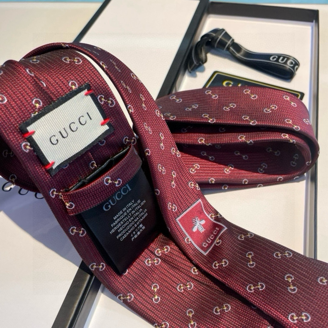 特价 G家专柜新款 男士领带👔👔，稀有采用经典小G LOGO提花展现精湛手工与时尚优雅的理想选择，这款领