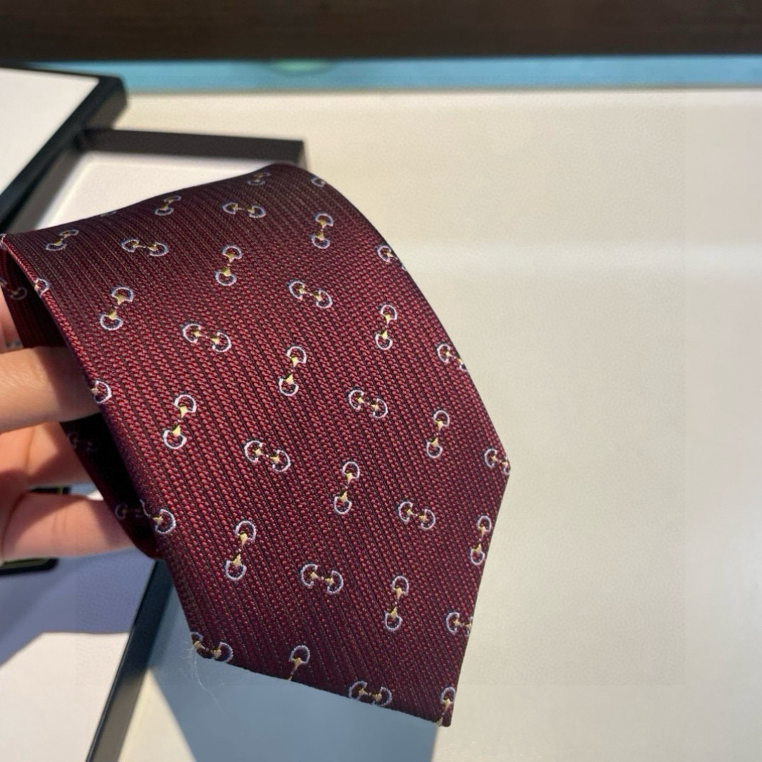 特价 G家专柜新款 男士领带👔👔，稀有采用经典小G LOGO提花展现精湛手工与时尚优雅的理想选择，这款领