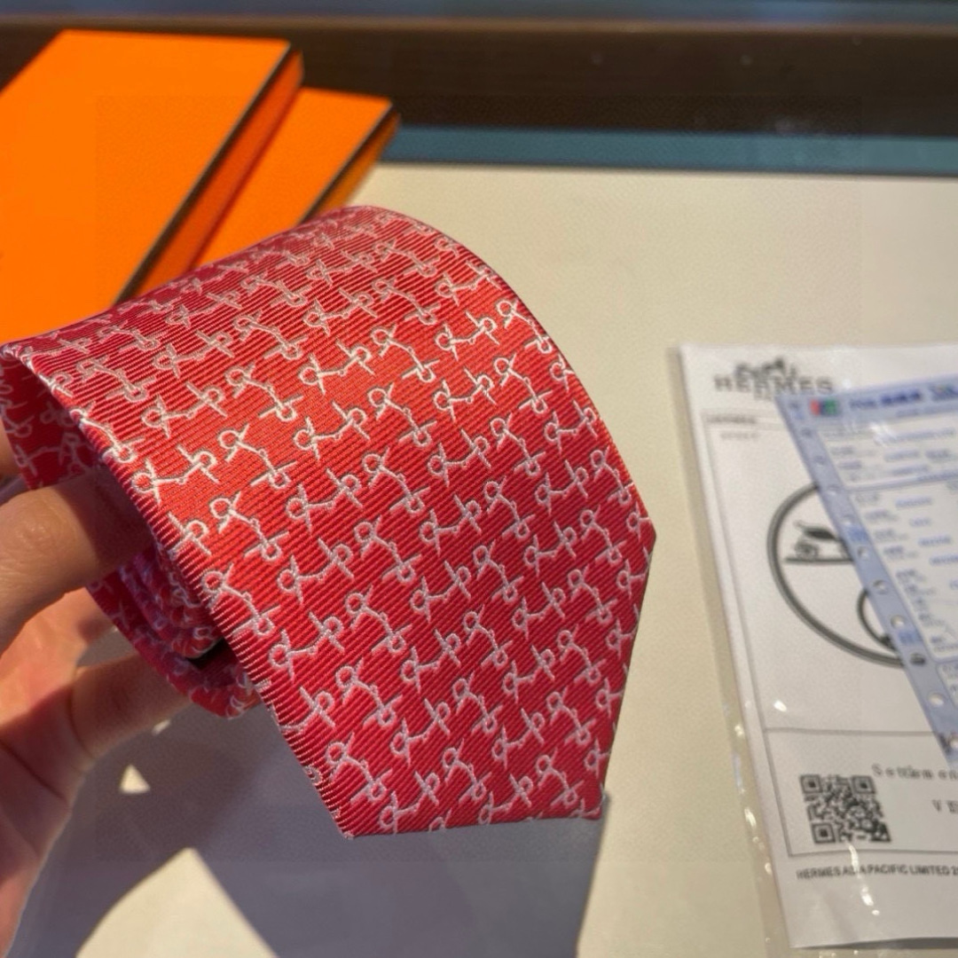 特价 爱马仕H字母男士新款领带系列👔👔，让男士可以充分展示自己个性。100%顶级斜纹真丝手工定制‼