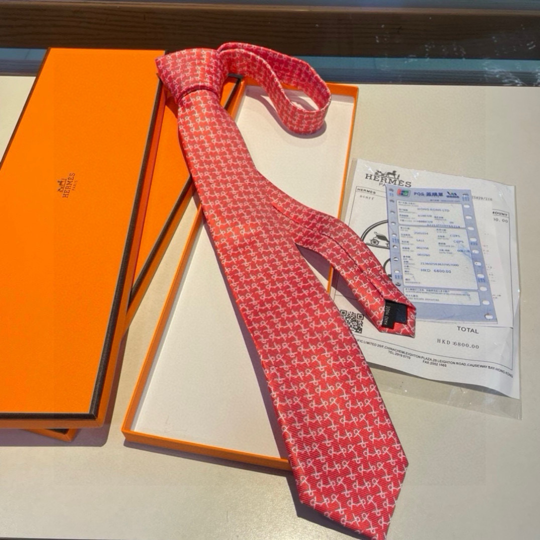 特价 爱马仕H字母男士新款领带系列👔👔，让男士可以充分展示自己个性。100%顶级斜纹真丝手工定制‼