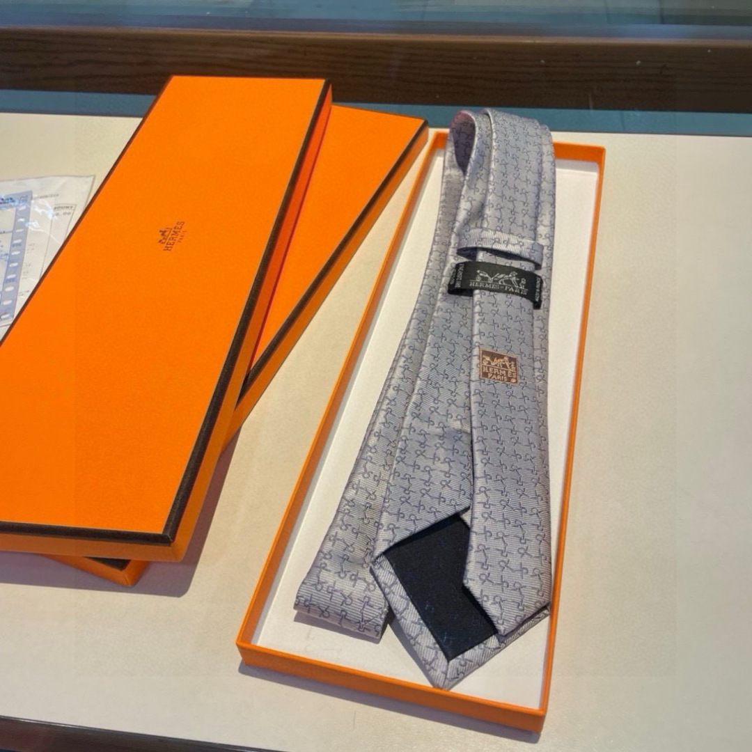 特价 爱马仕H字母男士新款领带系列👔👔，让男士可以充分展示自己个性。100%顶级斜纹真丝手工定制‼