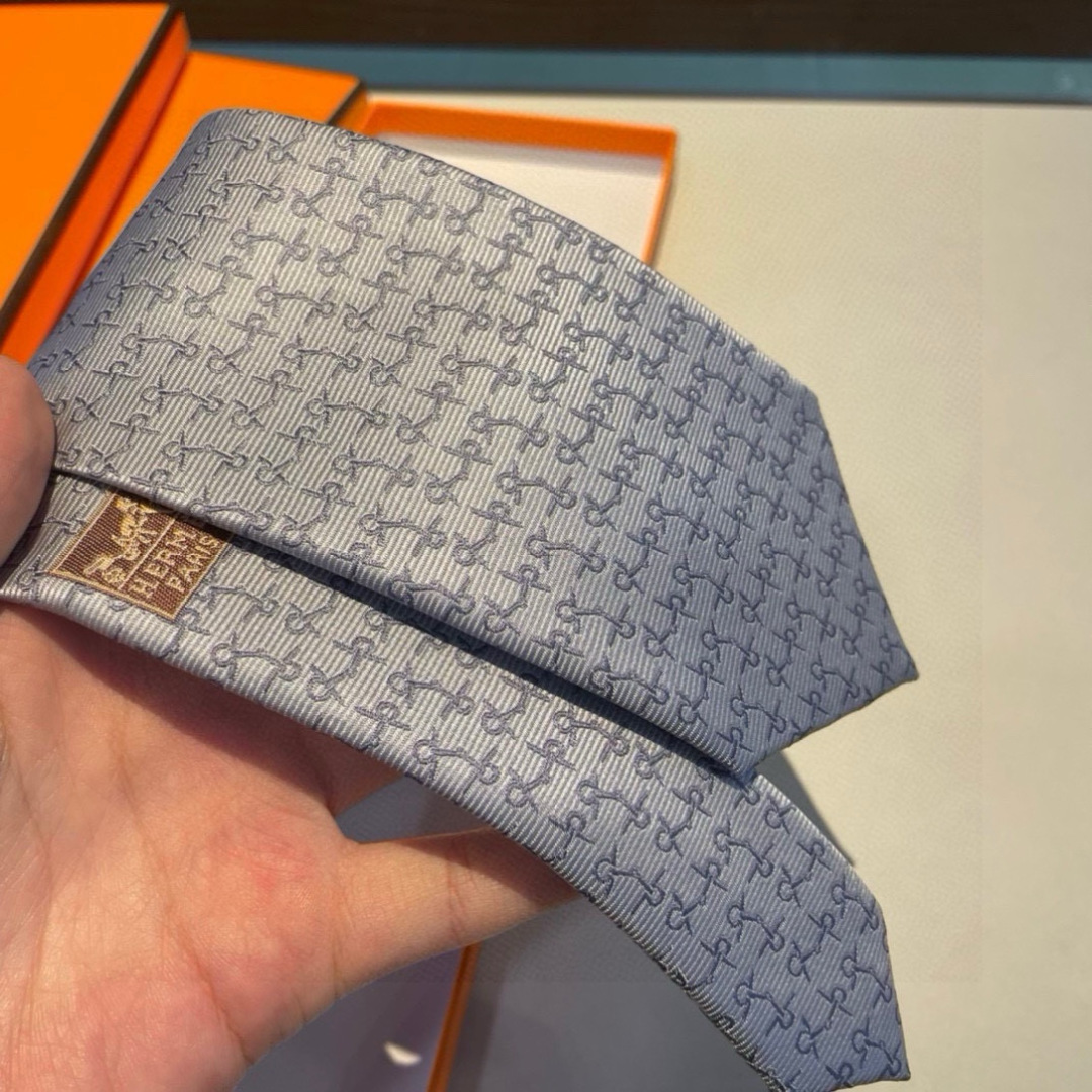 特价 爱马仕H字母男士新款领带系列👔👔，让男士可以充分展示自己个性。100%顶级斜纹真丝手工定制‼