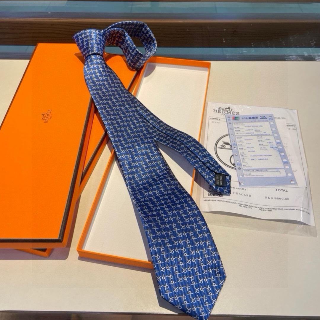 特价 爱马仕H字母男士新款领带系列👔👔，让男士可以充分展示自己个性。100%顶级斜纹真丝手工定制‼