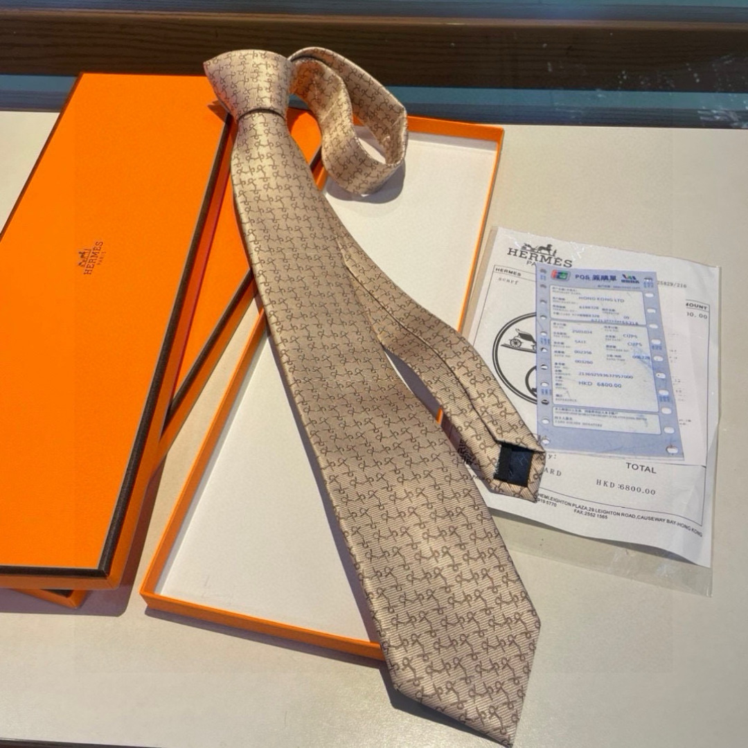 特价 爱马仕H字母男士新款领带系列👔👔，让男士可以充分展示自己个性。100%顶级斜纹真丝手工定制‼