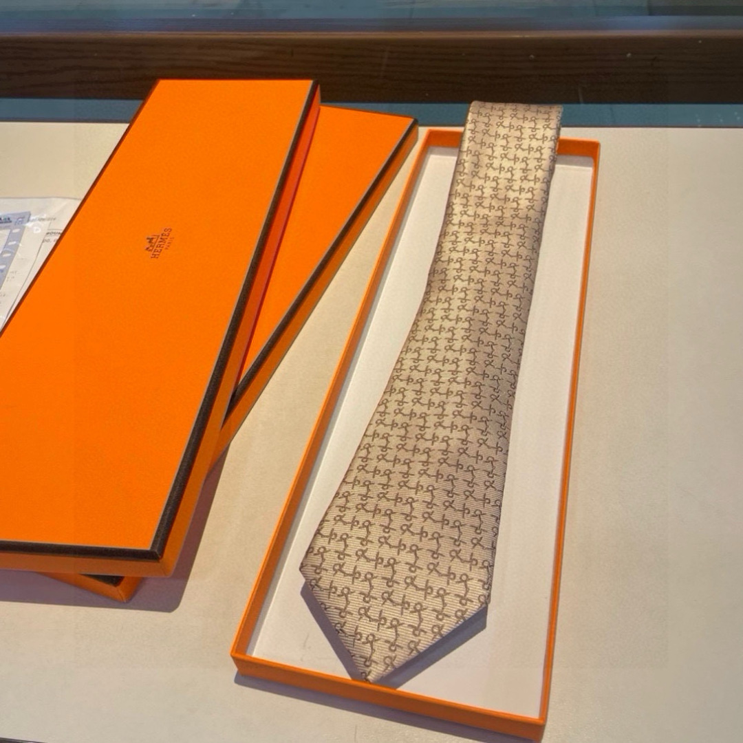 特价 爱马仕H字母男士新款领带系列👔👔，让男士可以充分展示自己个性。100%顶级斜纹真丝手工定制‼