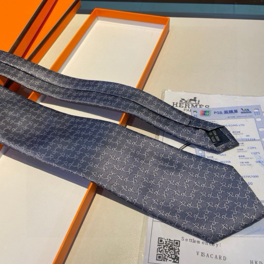 特价 爱马仕H字母男士新款领带系列👔👔，让男士可以充分展示自己个性。100%顶级斜纹真丝手工定制‼