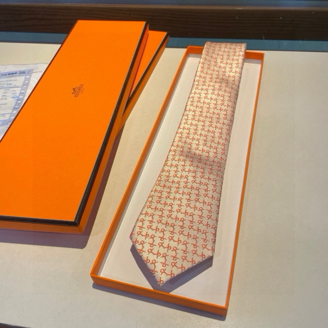 特价 爱马仕H字母男士新款领带系列👔👔，让男士可以充分展示自己个性。100%顶级斜纹真丝手工定制‼