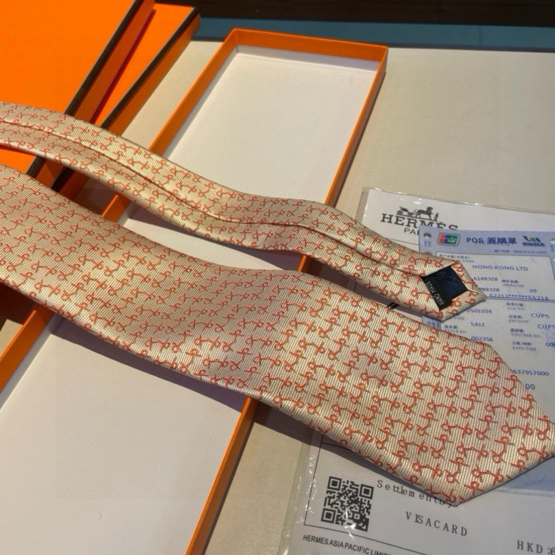 特价 爱马仕H字母男士新款领带系列👔👔，让男士可以充分展示自己个性。100%顶级斜纹真丝手工定制‼